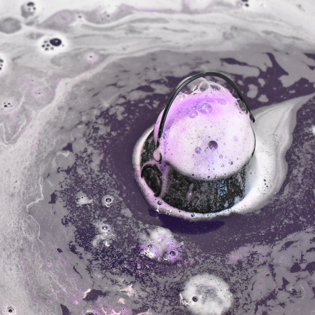 Bubbling Cauldron Halloween Bath Bomb - Ghostie - Small Batch Soaps